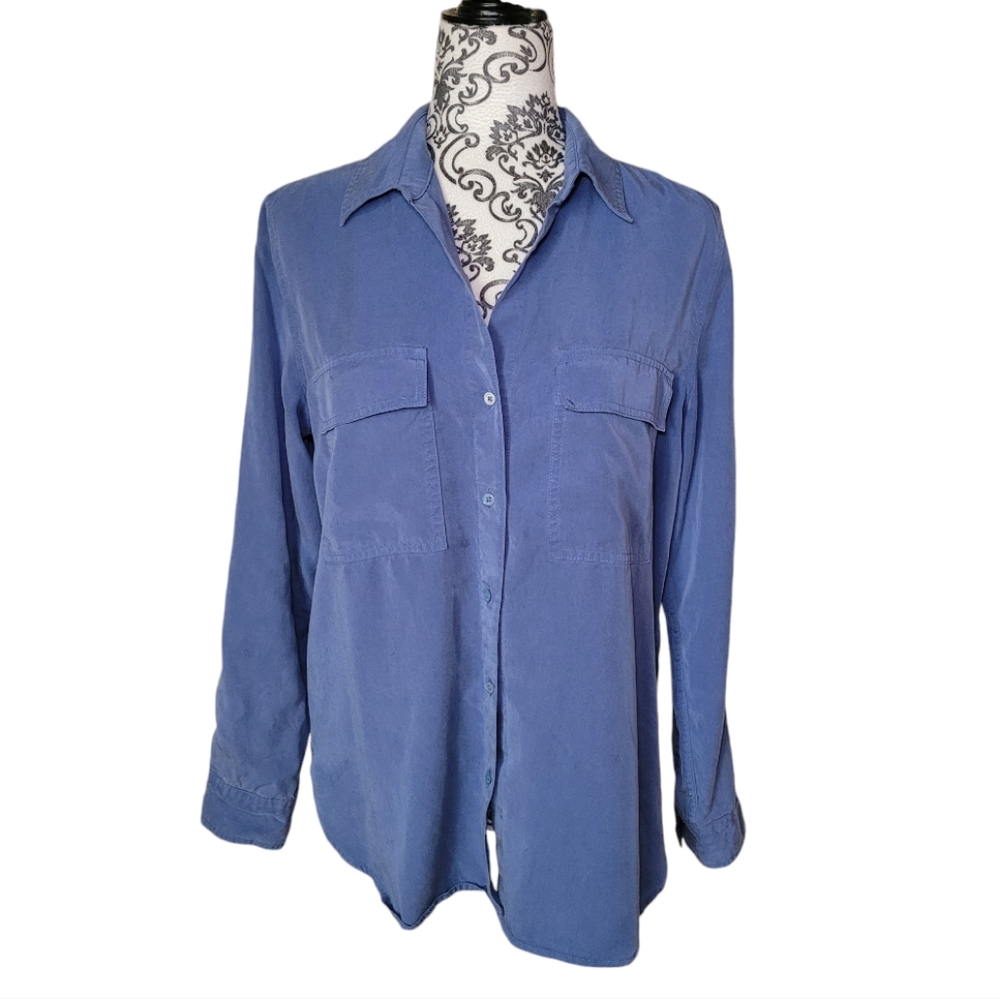Aritzia Women's Button-Down Shirt in Bright Blue